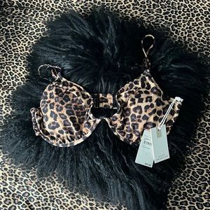 Good American Showoff Curve Top in Leopard